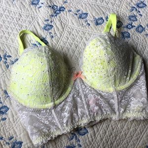 Push-up corset style VS bra